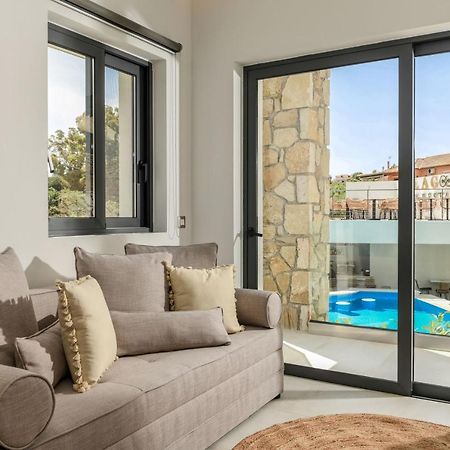 Lagoon Luxury Suites Vasilikí Екстериор снимка